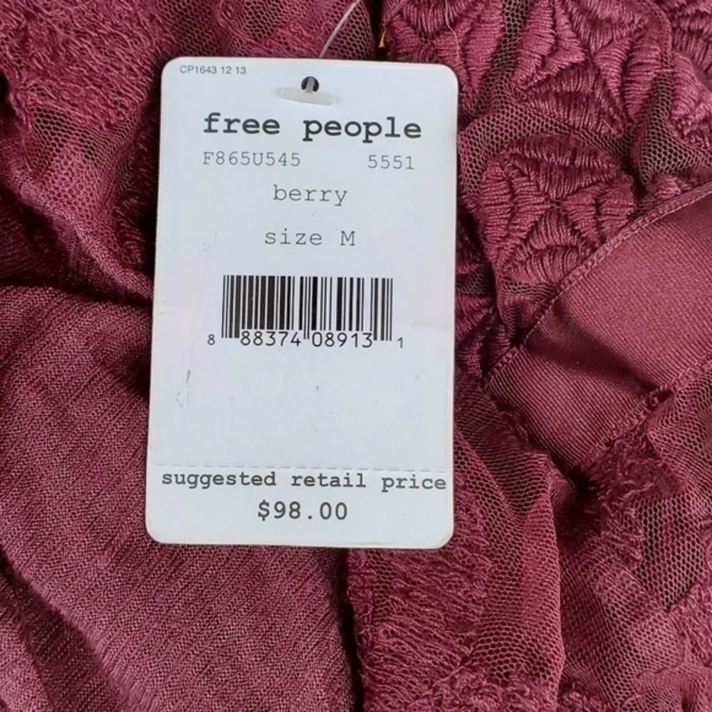 Free People Berry Embroidery Boho top M NWT - Picture 6 of 9